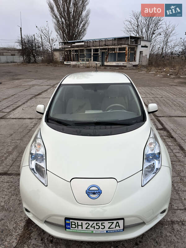 Хэтчбек Nissan Leaf 2012 в Белгороде-Днестровском
