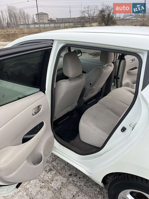 Хэтчбек Nissan Leaf 2012 в Белгороде-Днестровском