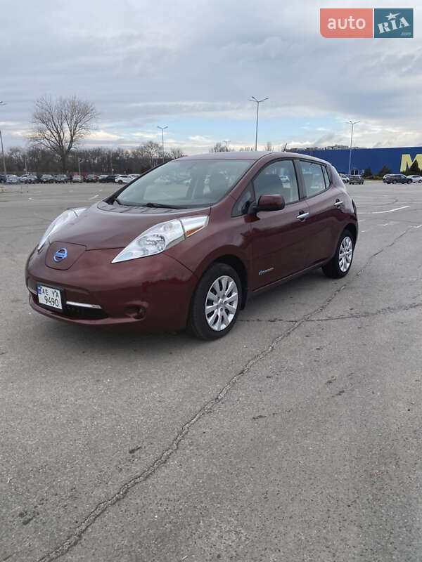 Хэтчбек Nissan Leaf 2017 в Днепре