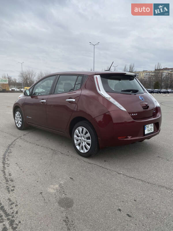 Хэтчбек Nissan Leaf 2017 в Днепре