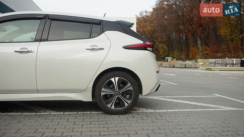 Хэтчбек Nissan Leaf 2019 в Львове