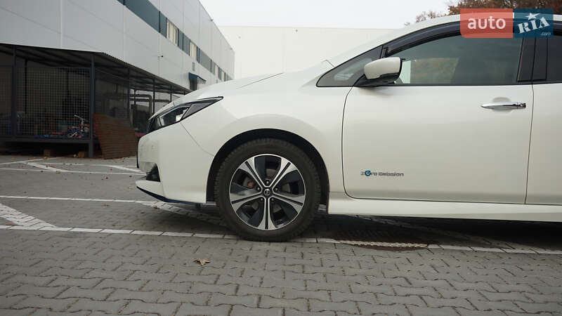 Хэтчбек Nissan Leaf 2019 в Львове