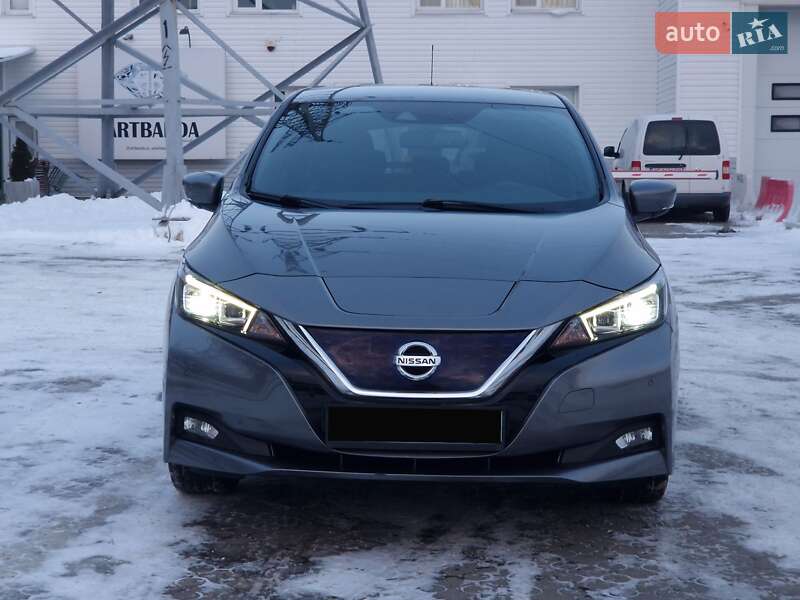 Хэтчбек Nissan Leaf 2019 в Черновцах