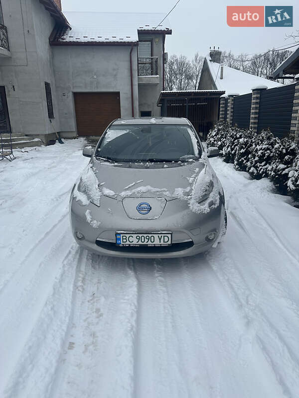 Хэтчбек Nissan Leaf 2016 в Стрые