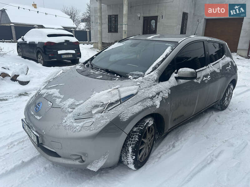 Хэтчбек Nissan Leaf 2016 в Стрые