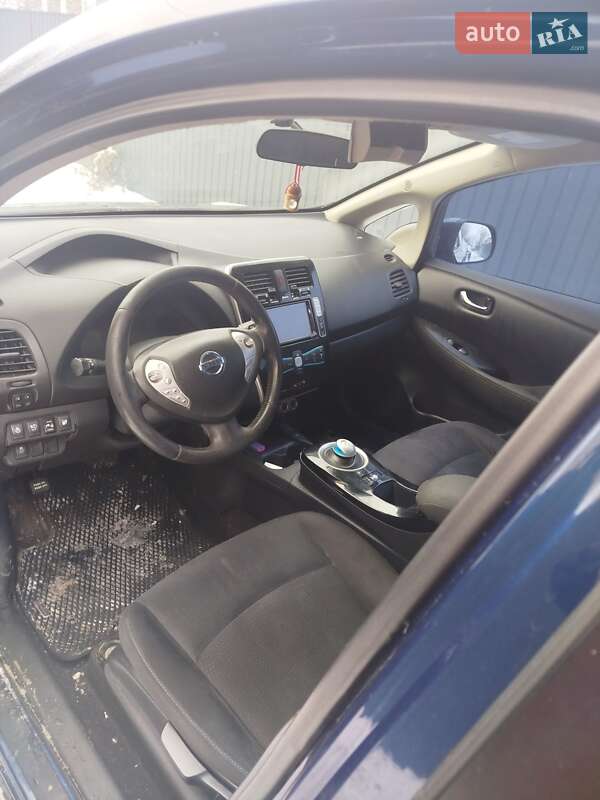 Хэтчбек Nissan Leaf 2017 в Киеве