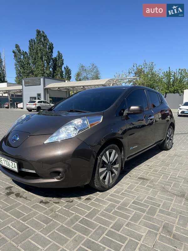 Хэтчбек Nissan Leaf 2016 в Николаеве