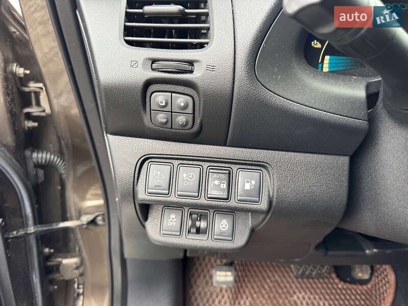 Хэтчбек Nissan Leaf 2016 в Стрые