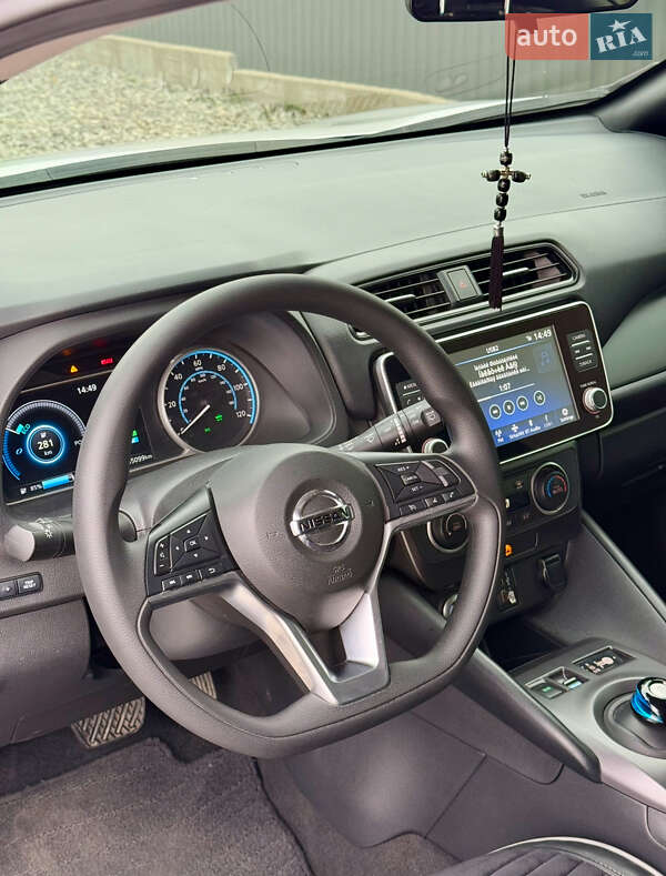 Хэтчбек Nissan Leaf 2022 в Черновцах
