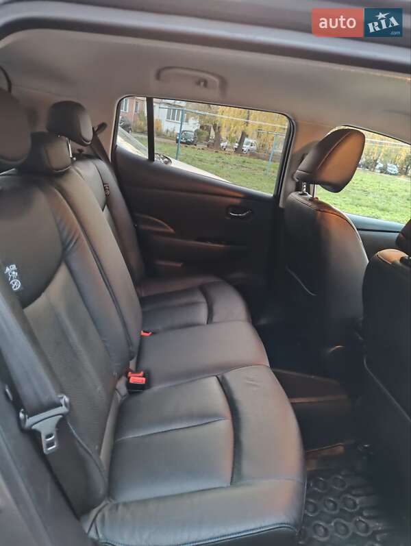 Хэтчбек Nissan Leaf 2013 в Ивано-Франковске фото 16 Хэтчбек Nissan Leaf 2013 в Ивано-Франковске