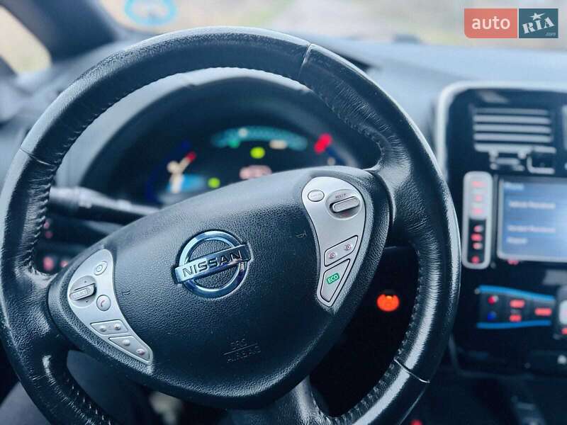 Хэтчбек Nissan Leaf 2014 в Владимире
