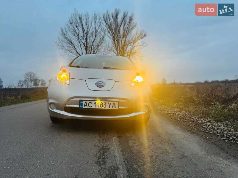 Хэтчбек Nissan Leaf 2014 в Владимире
