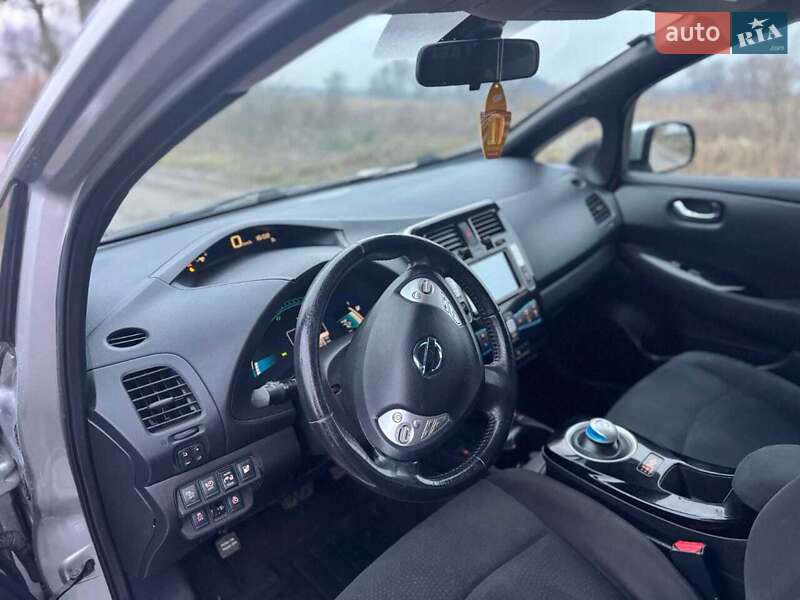 Хэтчбек Nissan Leaf 2014 в Владимире