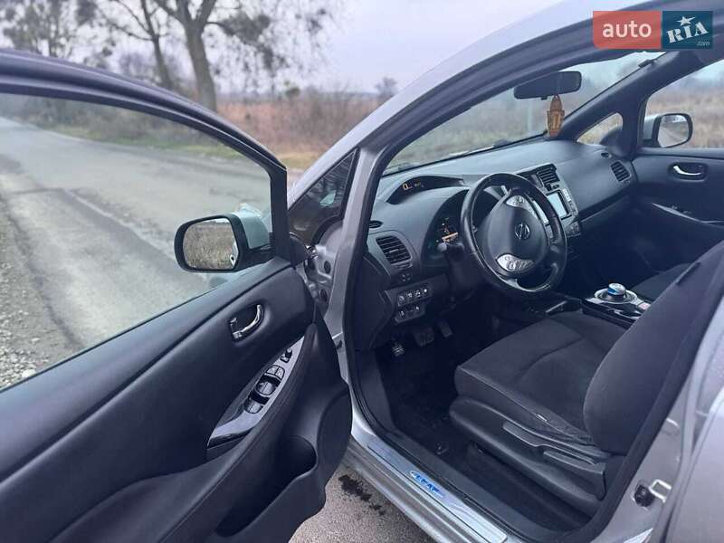 Хэтчбек Nissan Leaf 2014 в Владимире