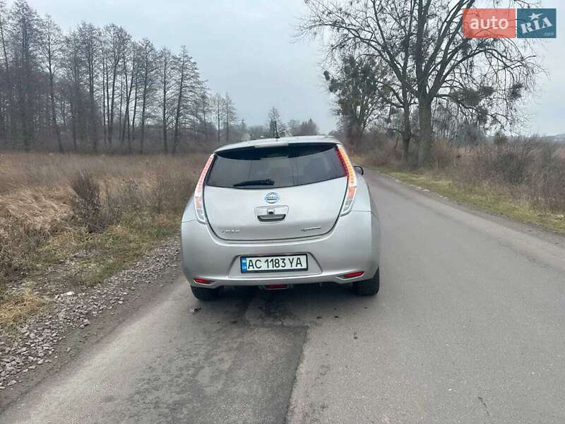 Хэтчбек Nissan Leaf 2014 в Владимире