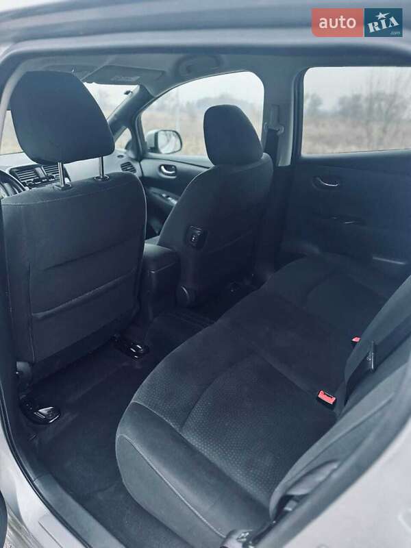 Хэтчбек Nissan Leaf 2014 в Владимире