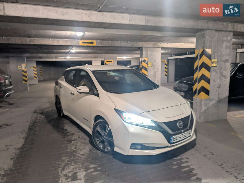 Хэтчбек Nissan Leaf 2018 в Тернополе