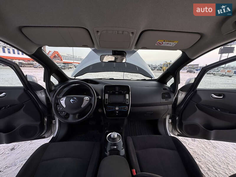 Хэтчбек Nissan Leaf 2016 в Львове