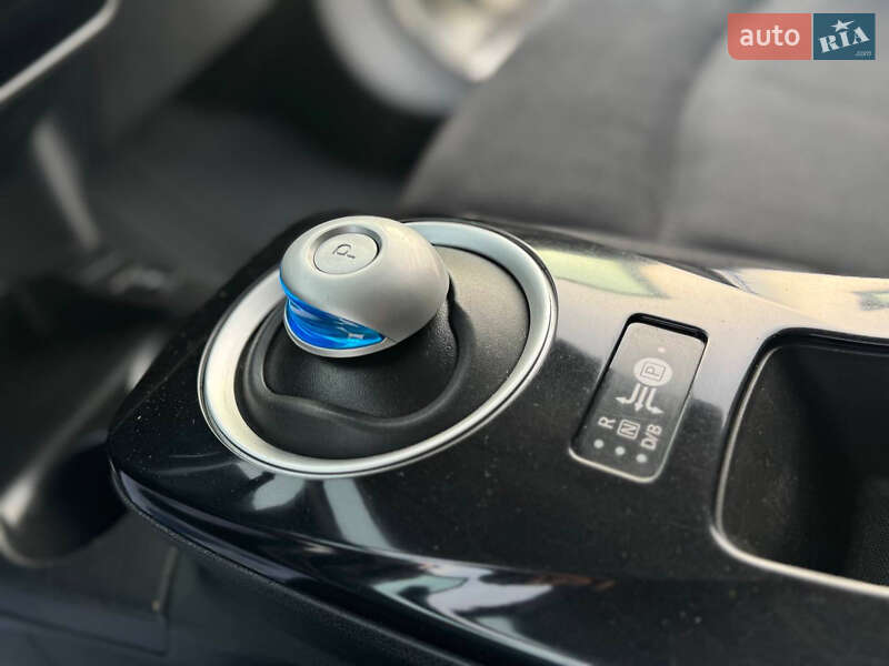 Хэтчбек Nissan Leaf 2016 в Львове