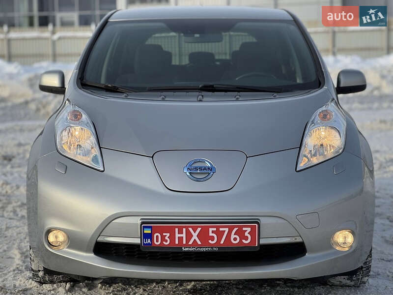 Хэтчбек Nissan Leaf 2016 в Львове