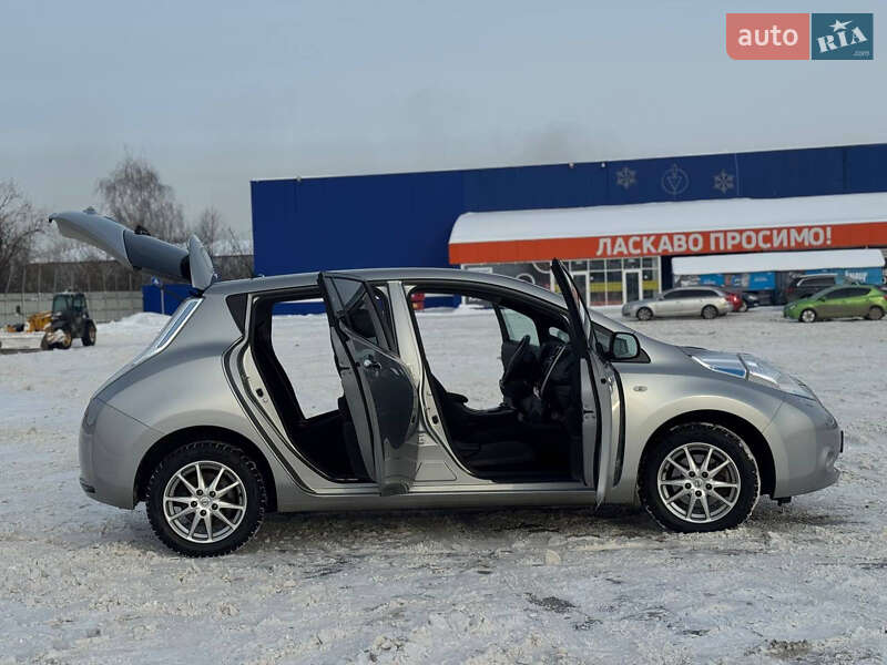 Хэтчбек Nissan Leaf 2016 в Львове