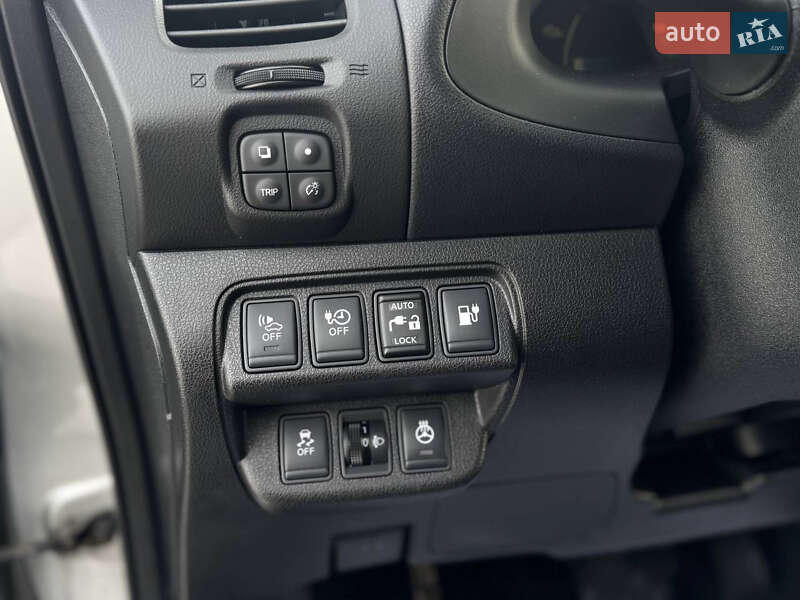 Хэтчбек Nissan Leaf 2016 в Львове