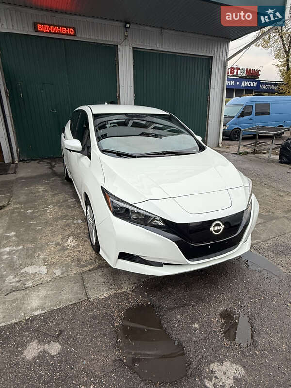 Хэтчбек Nissan Leaf 2024 в Черкассах