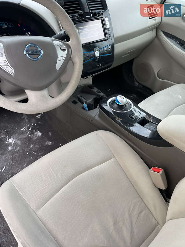 Хэтчбек Nissan Leaf 2011 в Львове