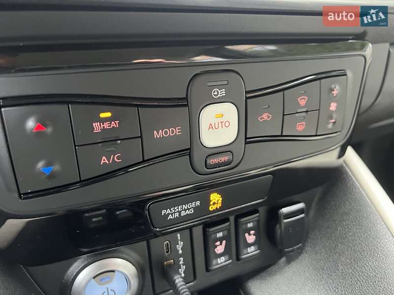 Хэтчбек Nissan Leaf 2020 в Одессе