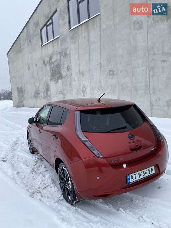 Хэтчбек Nissan Leaf 2013 в Бурштыне