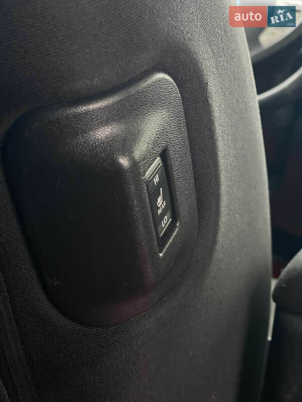 Хэтчбек Nissan Leaf 2013 в Бурштыне