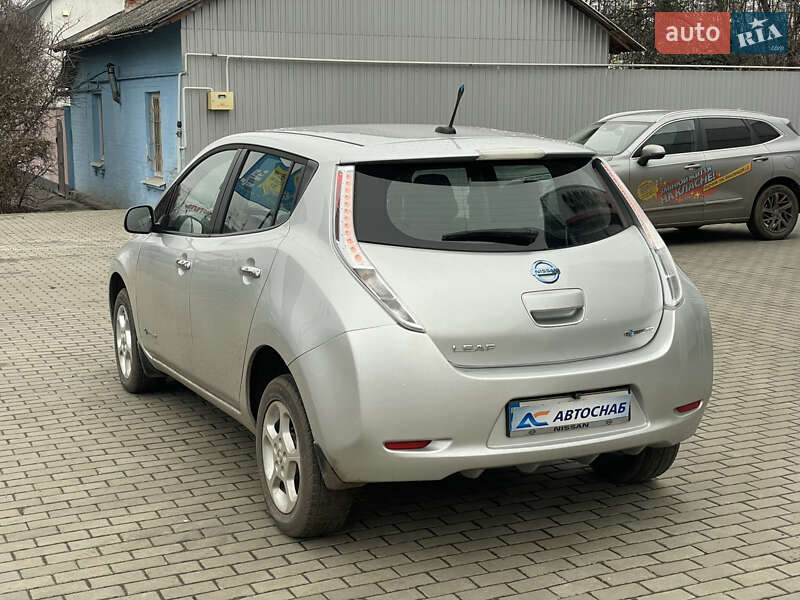 Хэтчбек Nissan Leaf 2013 в Полтаве