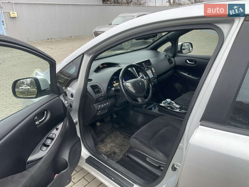 Хэтчбек Nissan Leaf 2013 в Полтаве