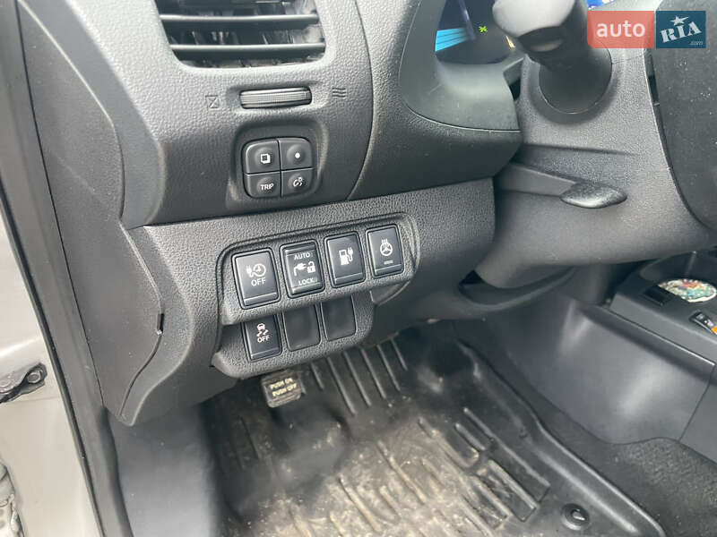 Хэтчбек Nissan Leaf 2013 в Полтаве