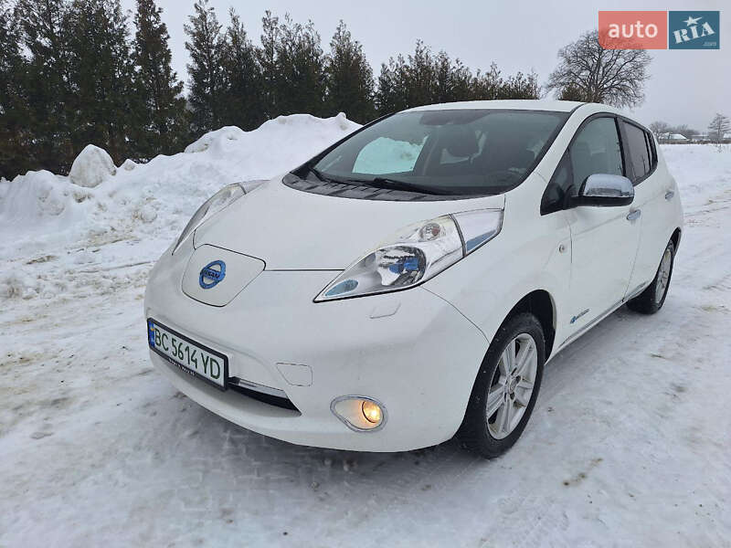 Хэтчбек Nissan Leaf 2013 в Городке