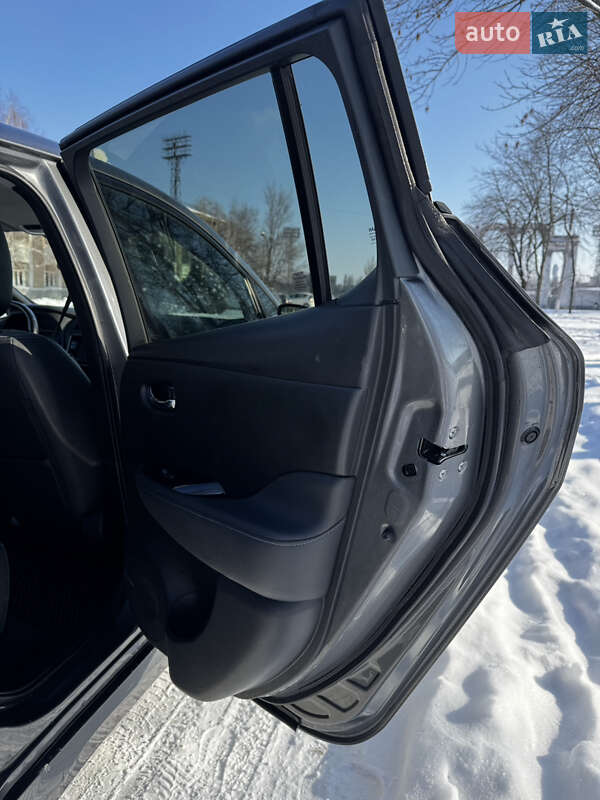 Хетчбек Nissan Leaf 2019 в Кам'янському