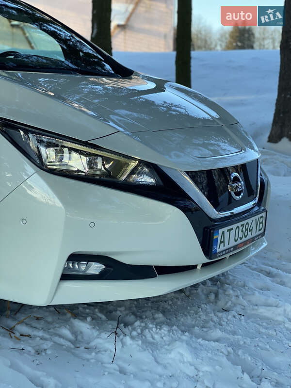 Хэтчбек Nissan Leaf 2018 в Бурштыне