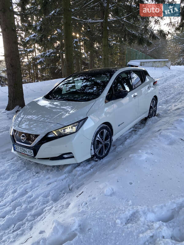 Хэтчбек Nissan Leaf 2018 в Бурштыне