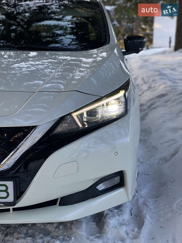 Хэтчбек Nissan Leaf 2018 в Бурштыне