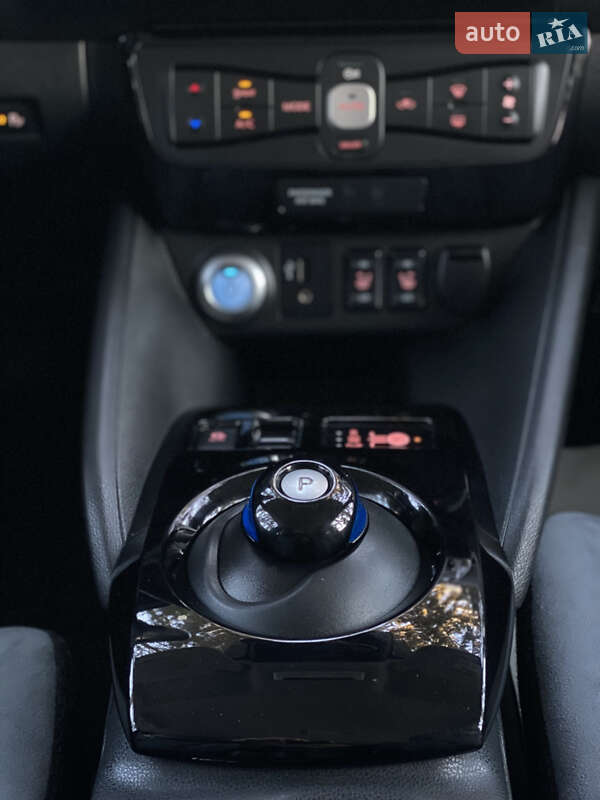 Хэтчбек Nissan Leaf 2018 в Бурштыне