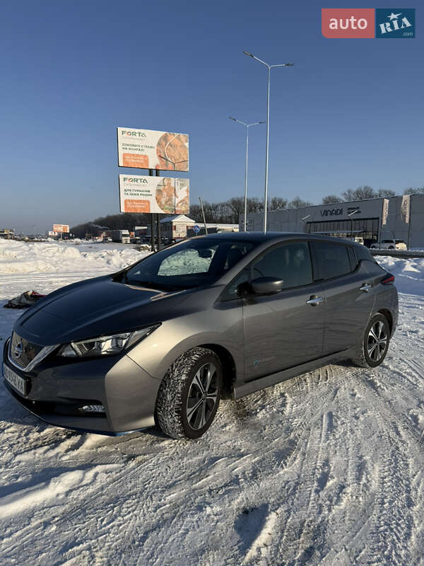 Хэтчбек Nissan Leaf 2019 в Луцке