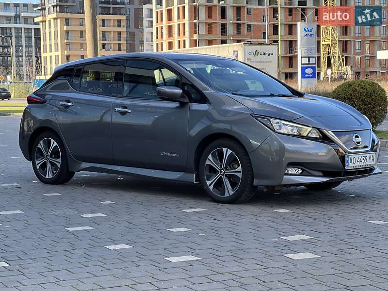 Хэтчбек Nissan Leaf 2020 в Ужгороде