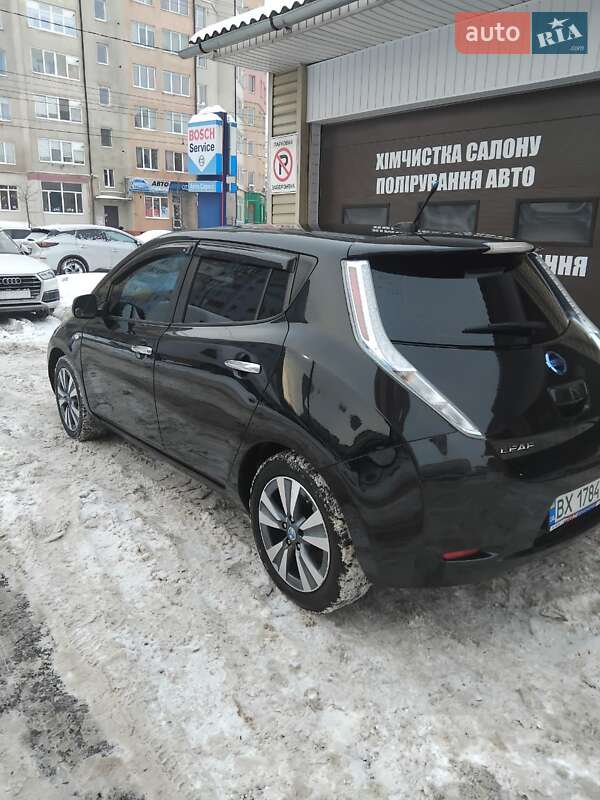 Хэтчбек Nissan Leaf 2013 в Ивано-Франковске