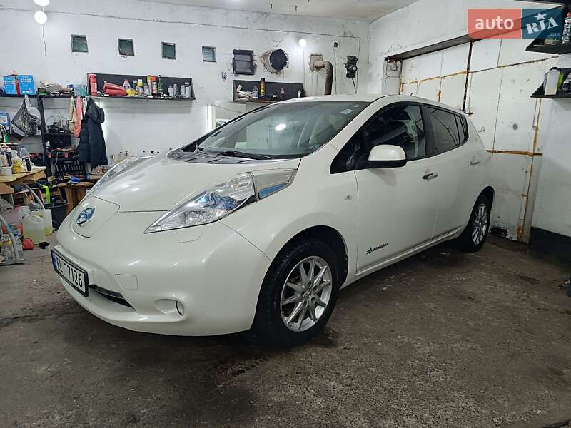 Хэтчбек Nissan Leaf 2016 в Ровно