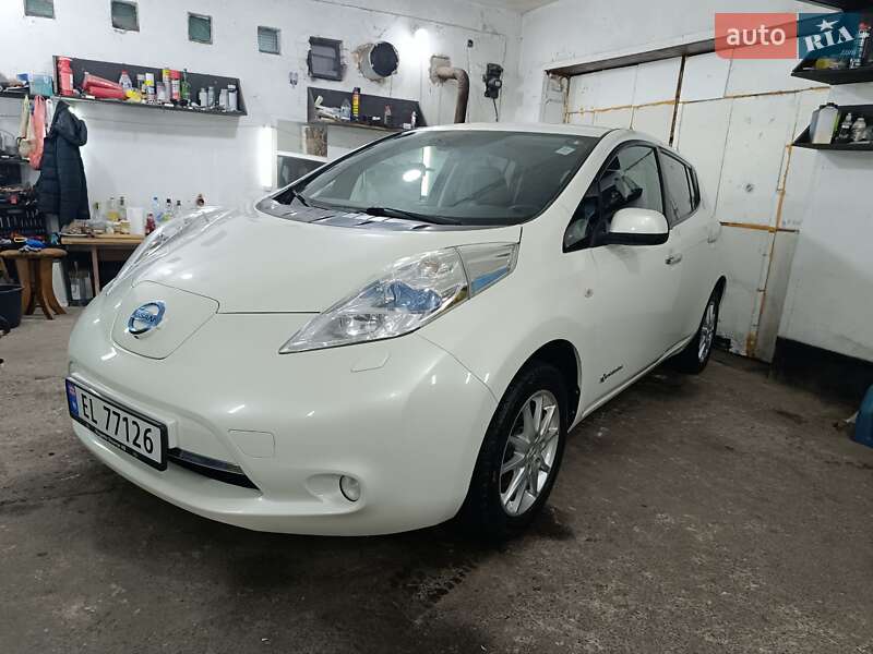 Хэтчбек Nissan Leaf 2016 в Ровно