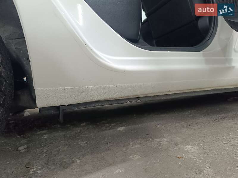 Хэтчбек Nissan Leaf 2016 в Ровно