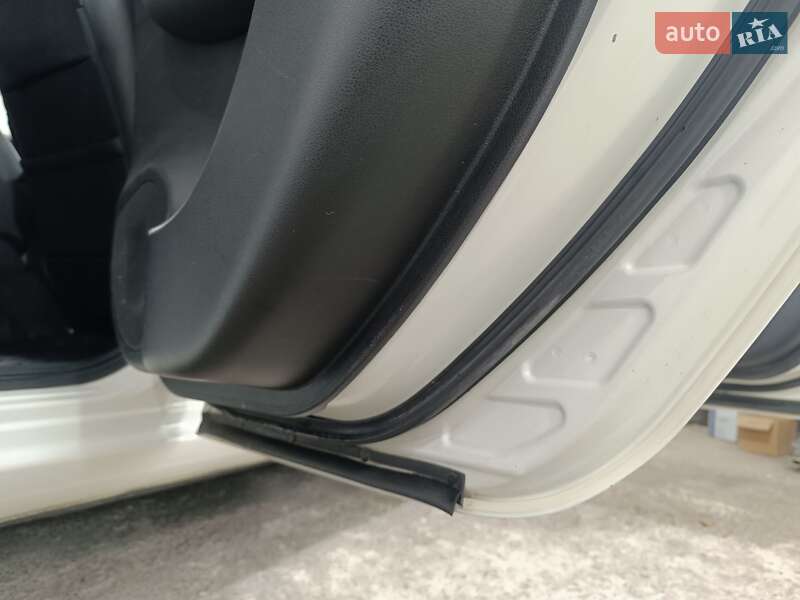 Хэтчбек Nissan Leaf 2016 в Ровно