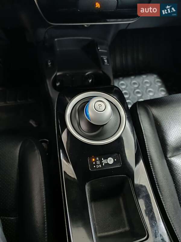 Хэтчбек Nissan Leaf 2016 в Ровно