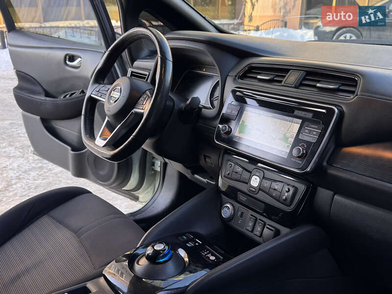 Хэтчбек Nissan Leaf 2018 в Ровно