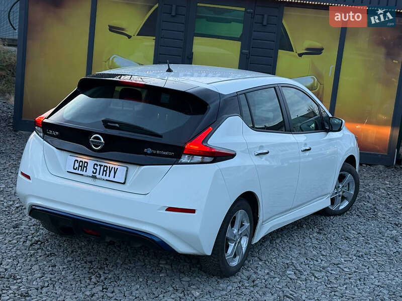 Хэтчбек Nissan Leaf 2021 в Стрые